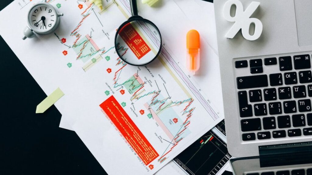 Dealing with Uncertainty in Business